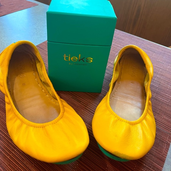 Tieks Mustard Yellow Ballet Flats w/Box & Bow, Size 9 - Picture 2 of 5